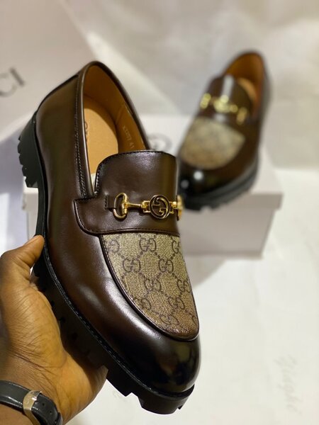 Mocassins Gucci en cuir élégants