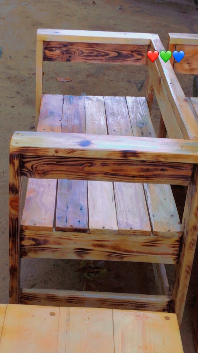 Banc en bois massif élégant