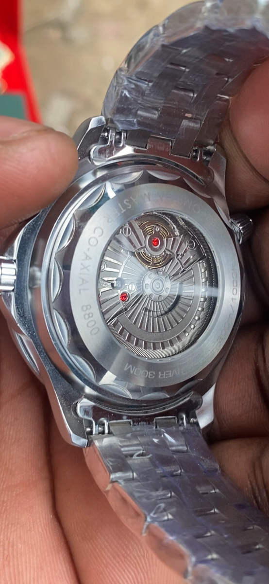 Montre de luxe Omega Seamaster