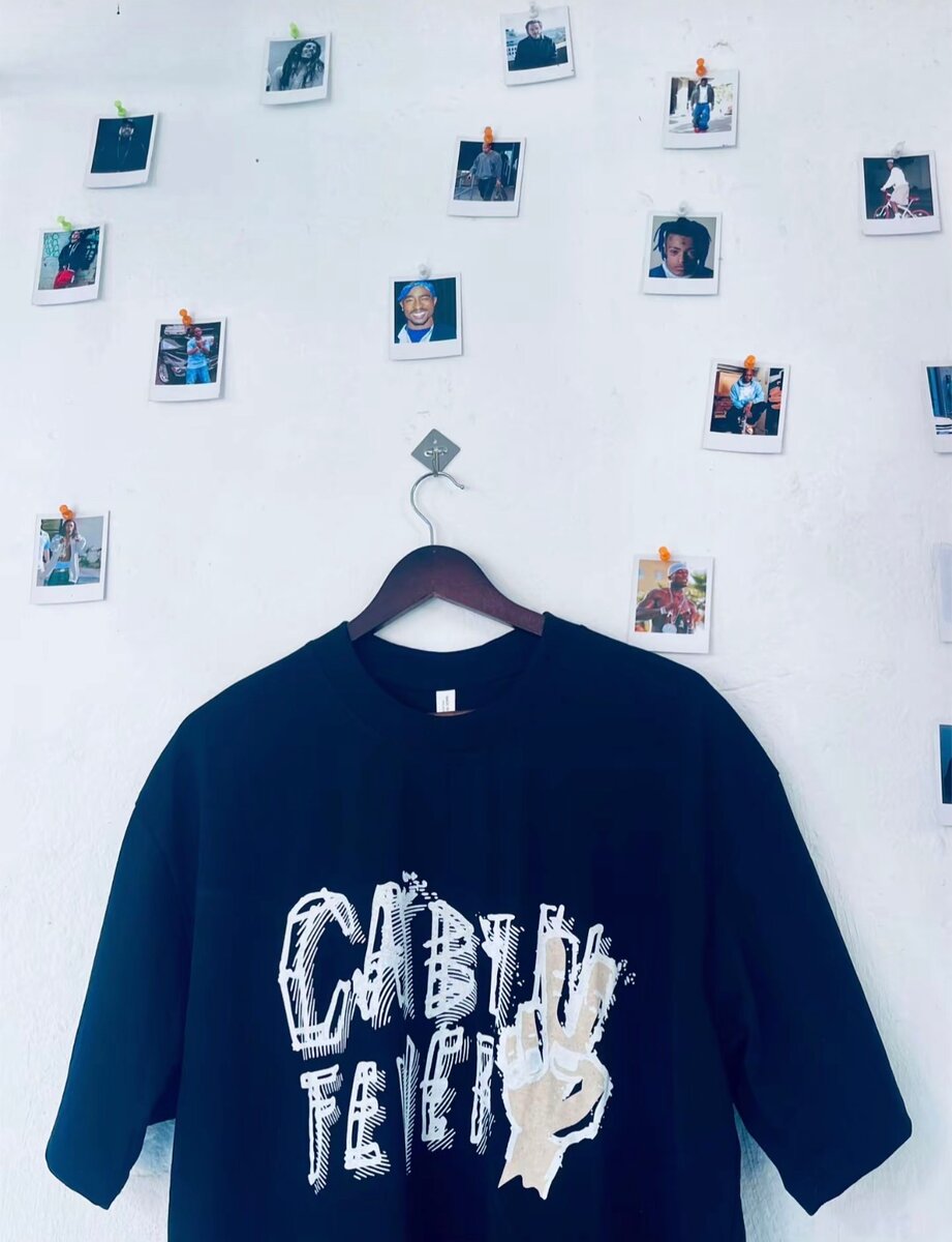 T-shirt Original 'Cabin Fever'