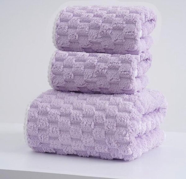 Serviette de bain violette en éponge