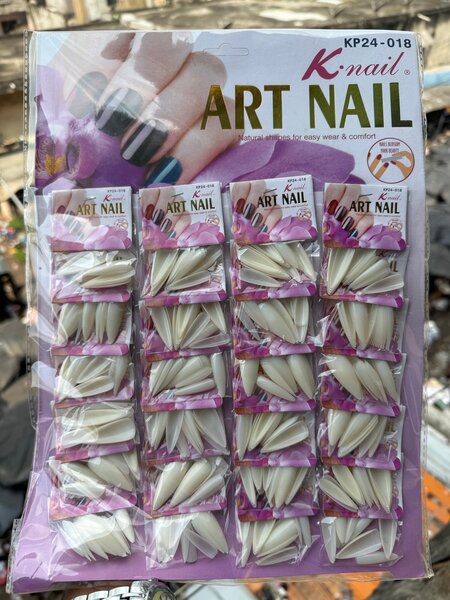 Faux ongles K-nail élégants