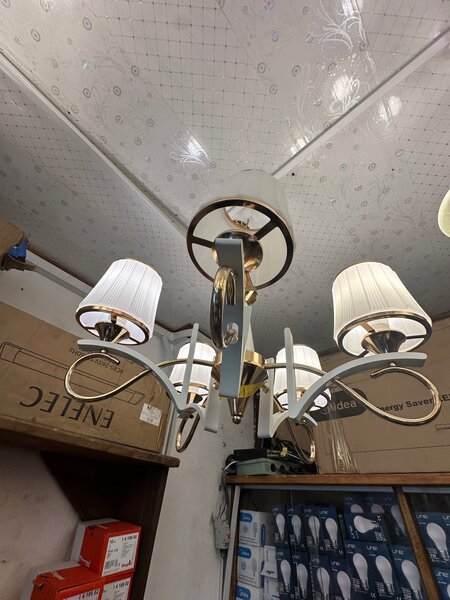 Lustre Moderne en Métal