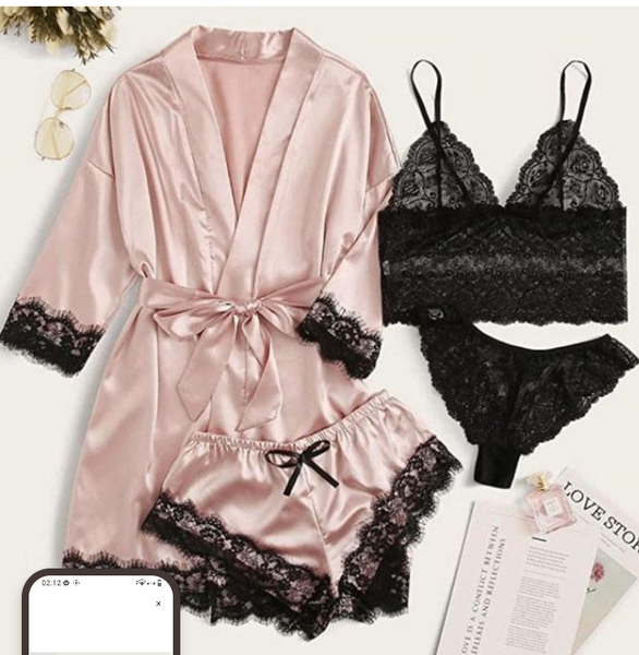 Ensemble de lingerie satinée