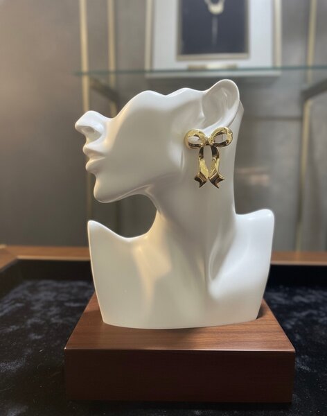 Boucles d'oreilles dorées élégantes