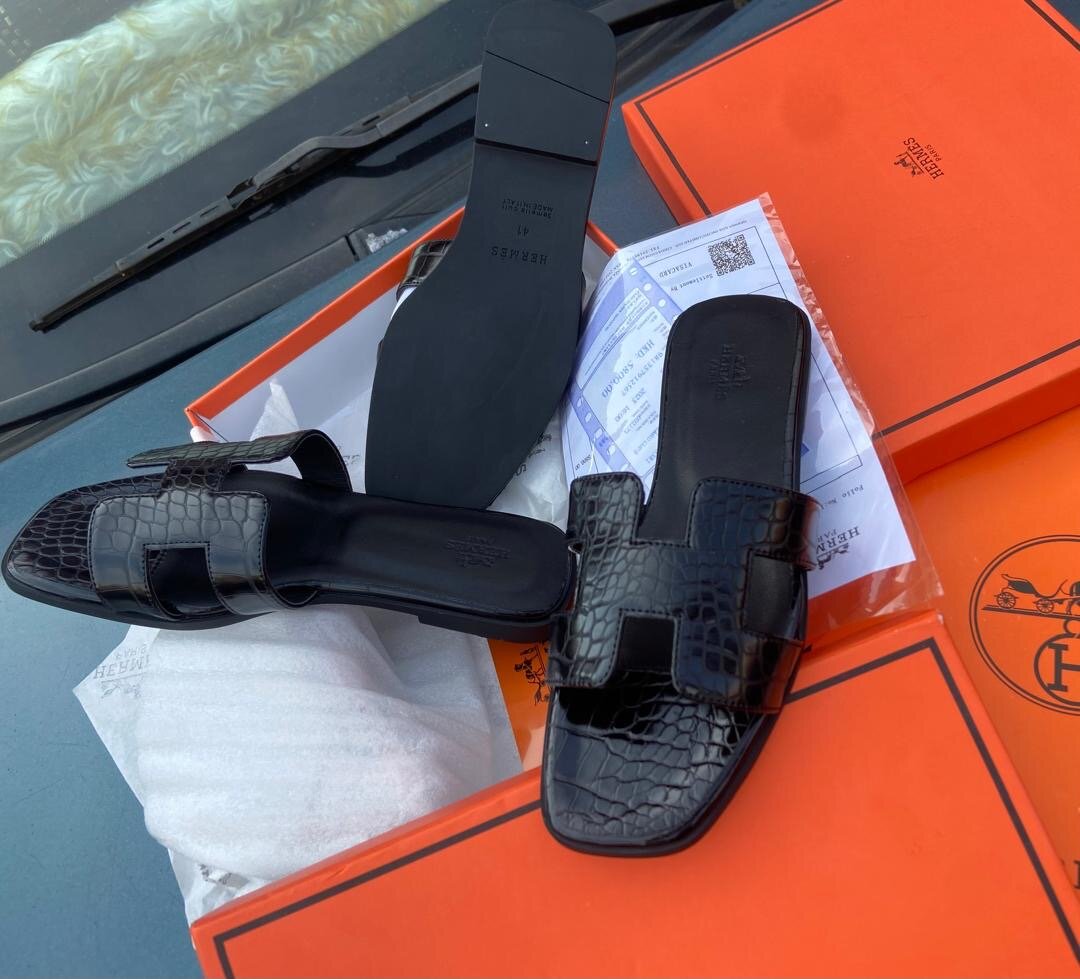 Sandales compensées élégantes