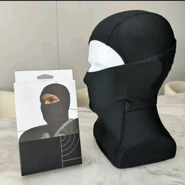 Cagoule thermique noire