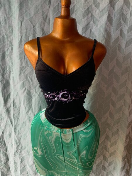 Top en velours noir chic