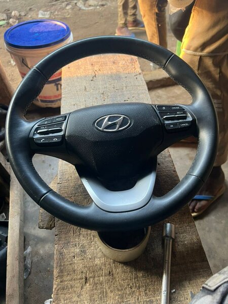 Volant Hyundai avec commandes