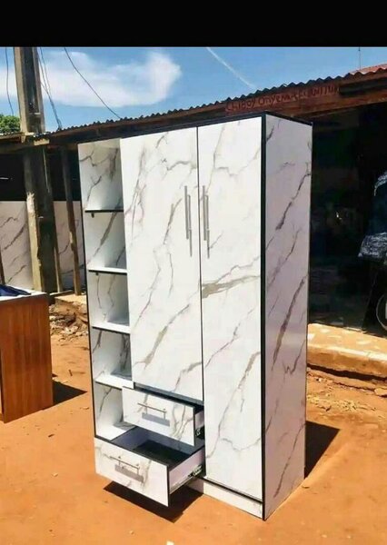 Armoire moderne blanche