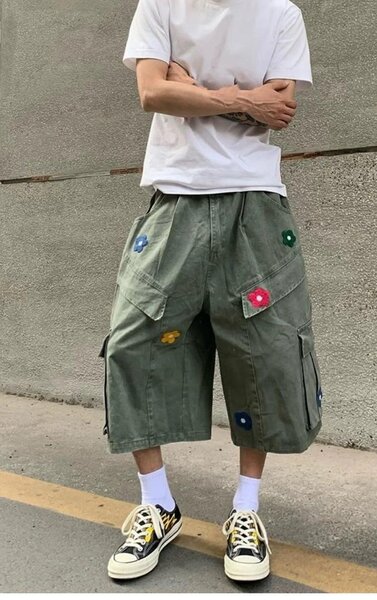 Shorts cargo floraux