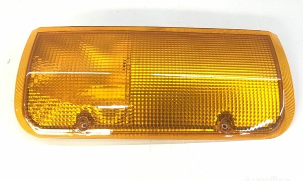 Clignotant avant voiture ambré