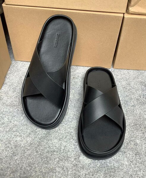 Sandales croisées élégantes