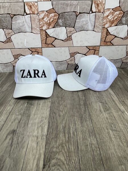 Casquette blanche élégante