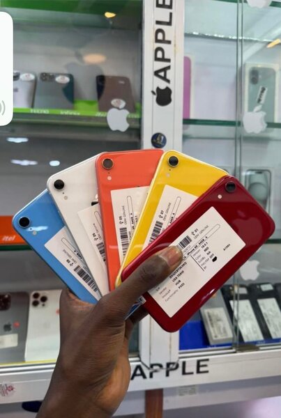 iPhones variés colorés