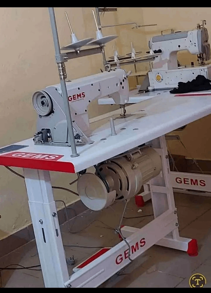 Machine à coudre industrielle GEMS