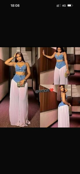 Robe bustier bleu et jupe fluide blanche