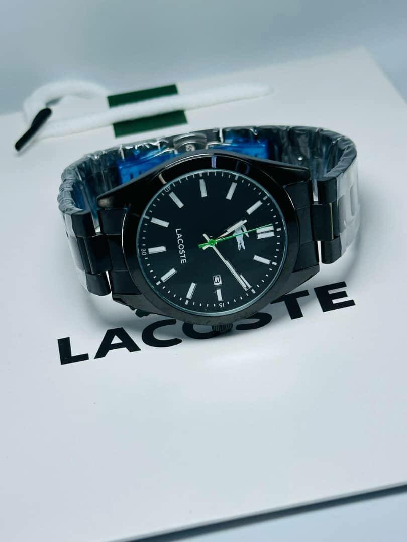 Montres élégantes Lacoste