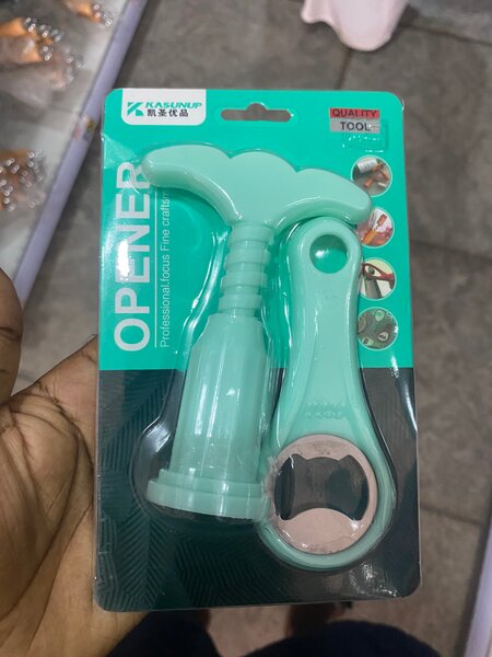 Ouvre-bouteille multifonction