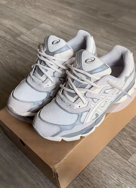 Baskets ASICS confort sportif