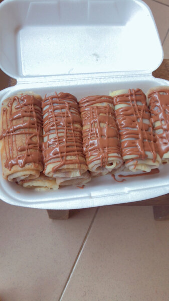 Crêpes roulées chocolatées