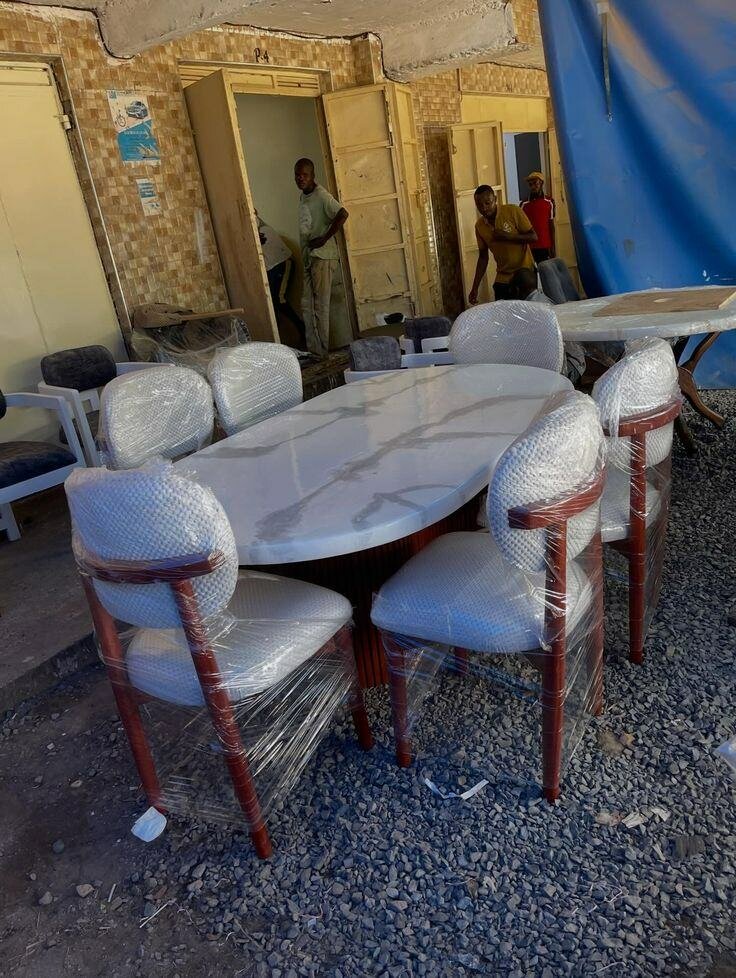 Ensemble table et chaises salle à manger