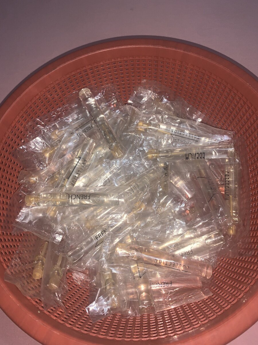 Échantillons de parfum miniatures