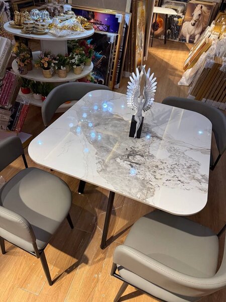 Table à manger moderne en marbre