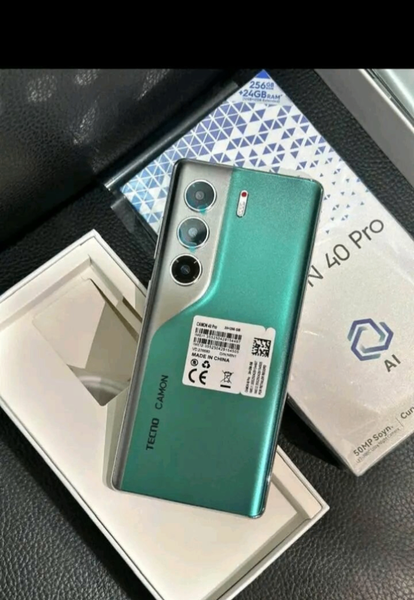 Smartphone Tecno Camon 40 Pro