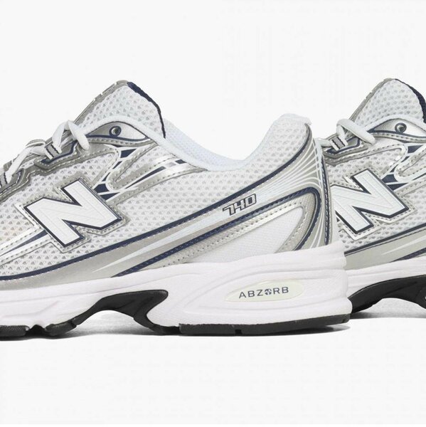 Chaussures New Balance 740