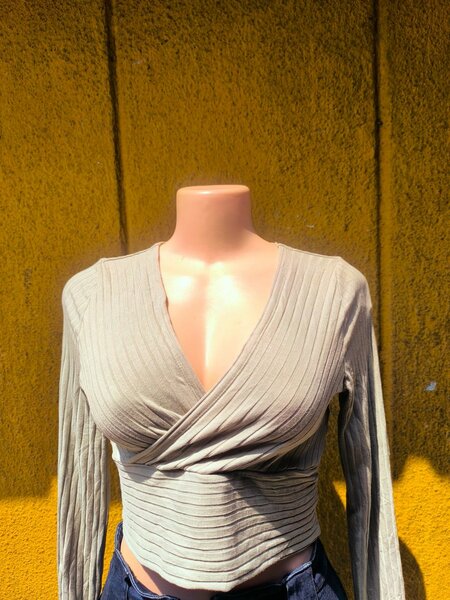 Haut cache-cœur côtelé