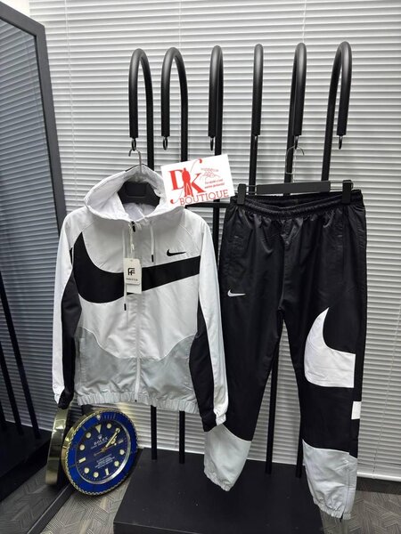 Ensemble survêtement Nike tech
