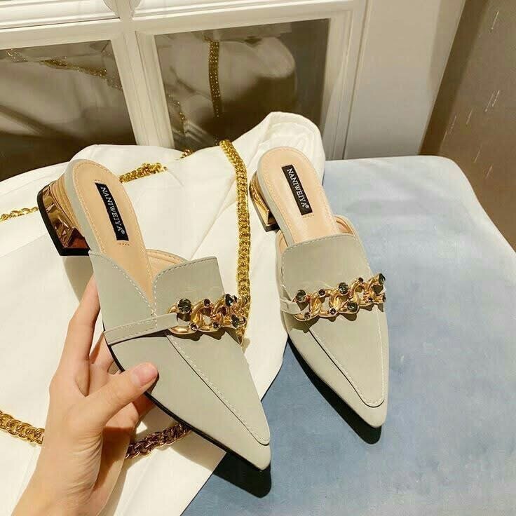 Mules élégantes à talons