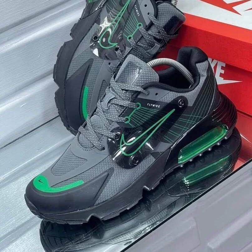 Chaussure Nike Air Max 2090 noire et verte