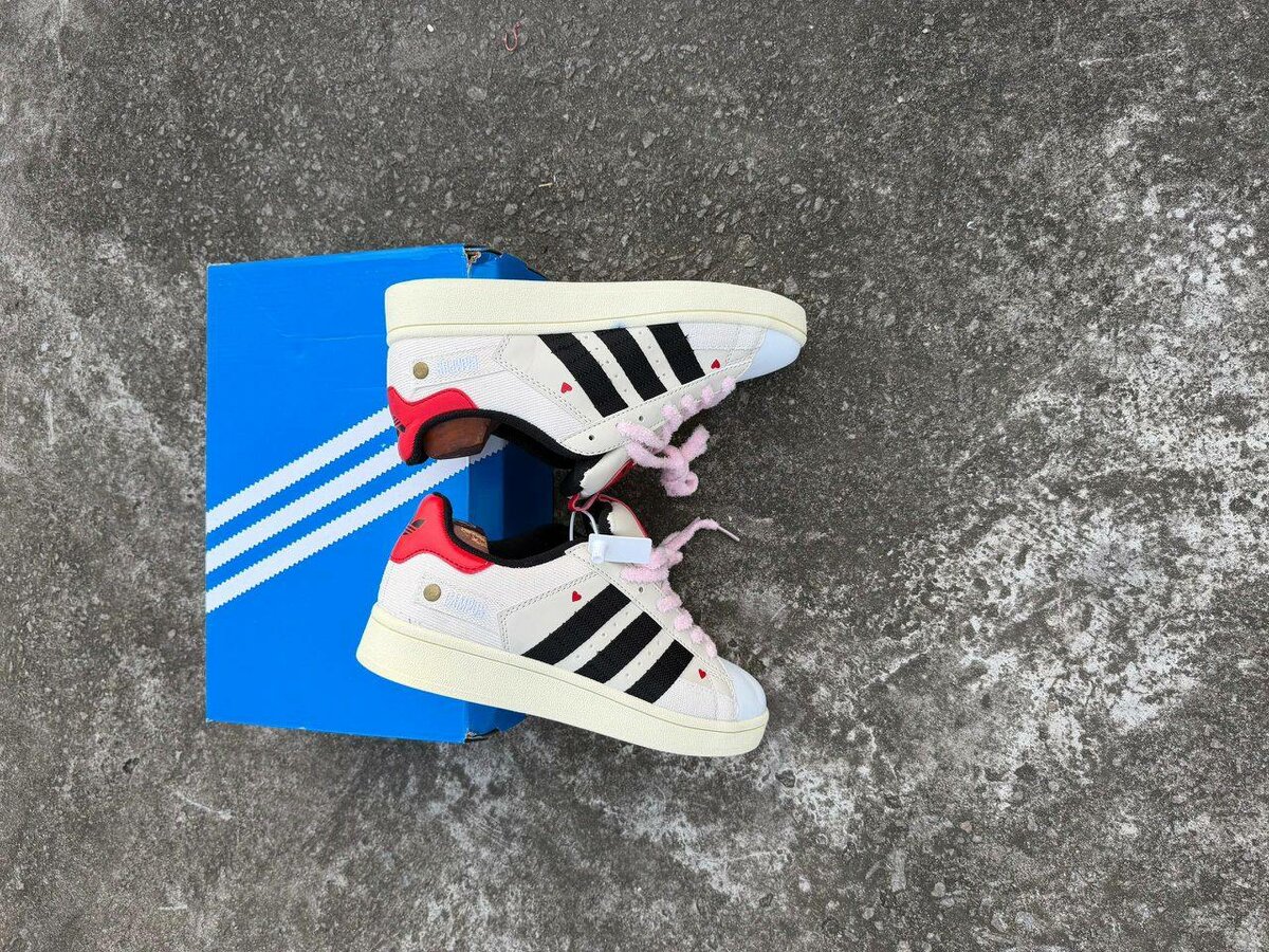 Adidas blancs pour femmes