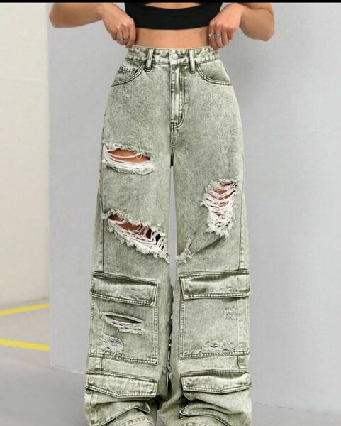 Jeans cargo larges déchirés femme
