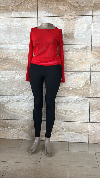 Haut rouge élégant femme