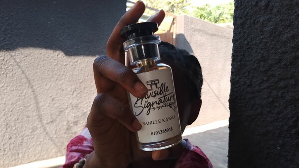 Parfum Invisible Signature