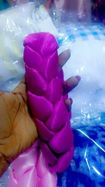 Tresses décoratives en satin