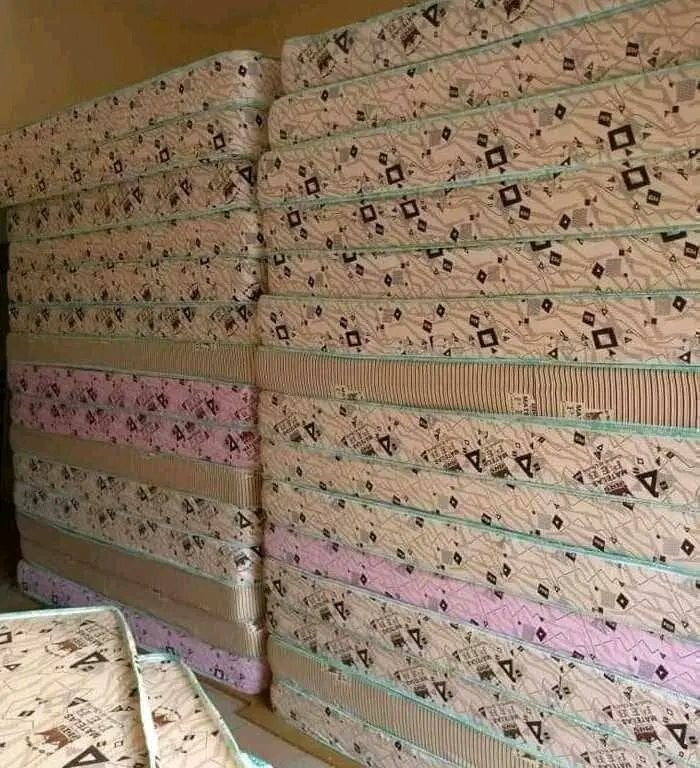 iPhone moderne avec boîte