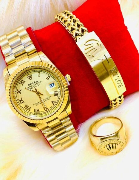 Montre et Bijoux Dorés