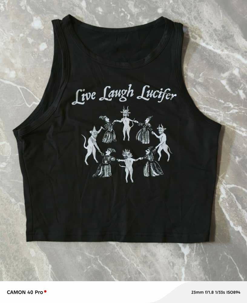 Tops courts unisexes gothiques