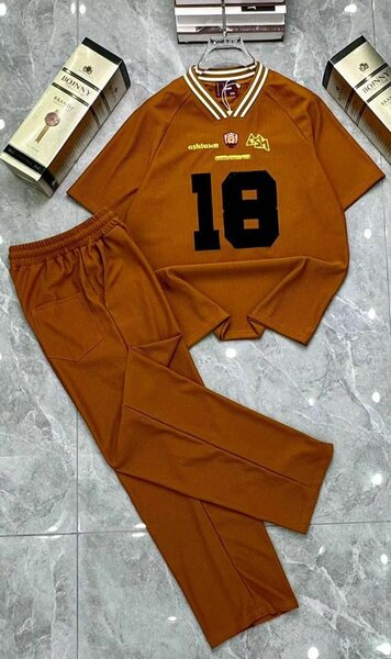 Ensemble sportif marron