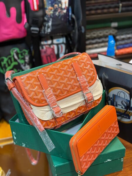 Sac à main orange en cuir Goyard