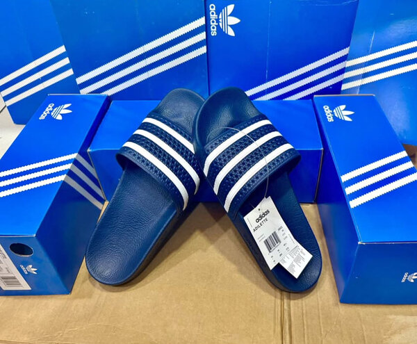 Claquettes Adidas Classiques