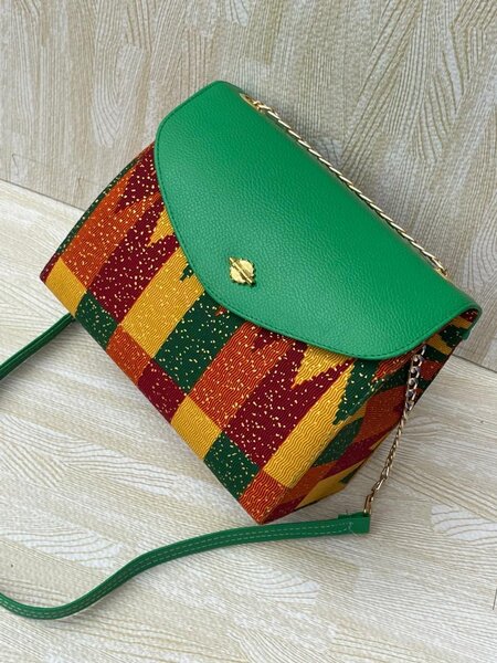 Sac à main en cuir coloré