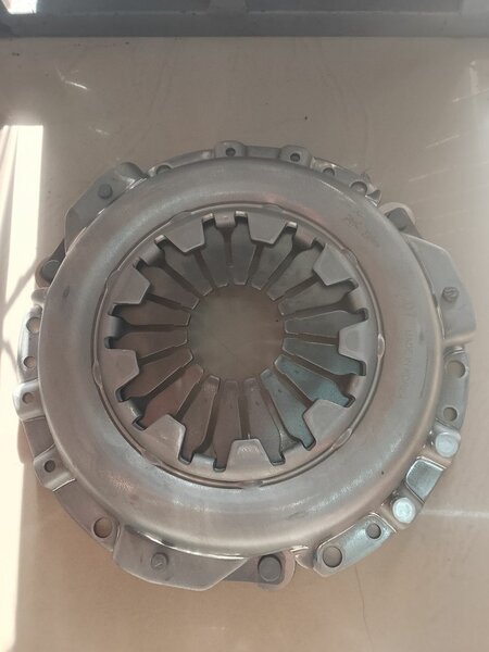 Plateau d'embrayage robuste