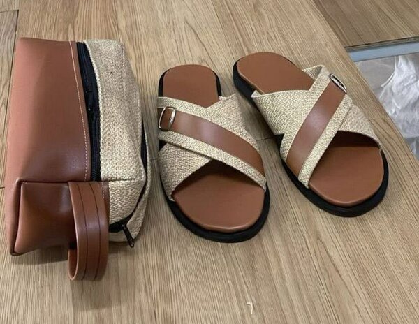 Sandales en cuir tissé