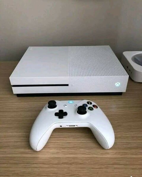 Console Xbox One X Blanche avec Manette