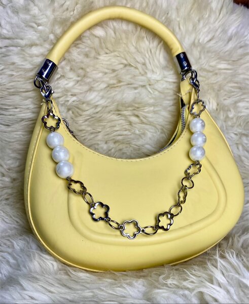 Sac à main jaune élégant